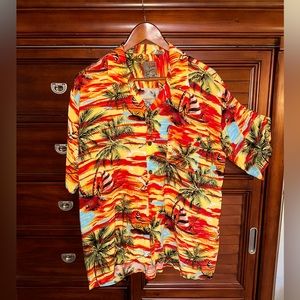 Pineapple Connection Tropical Hawaiian button down shirt 100% rayon, size medium
